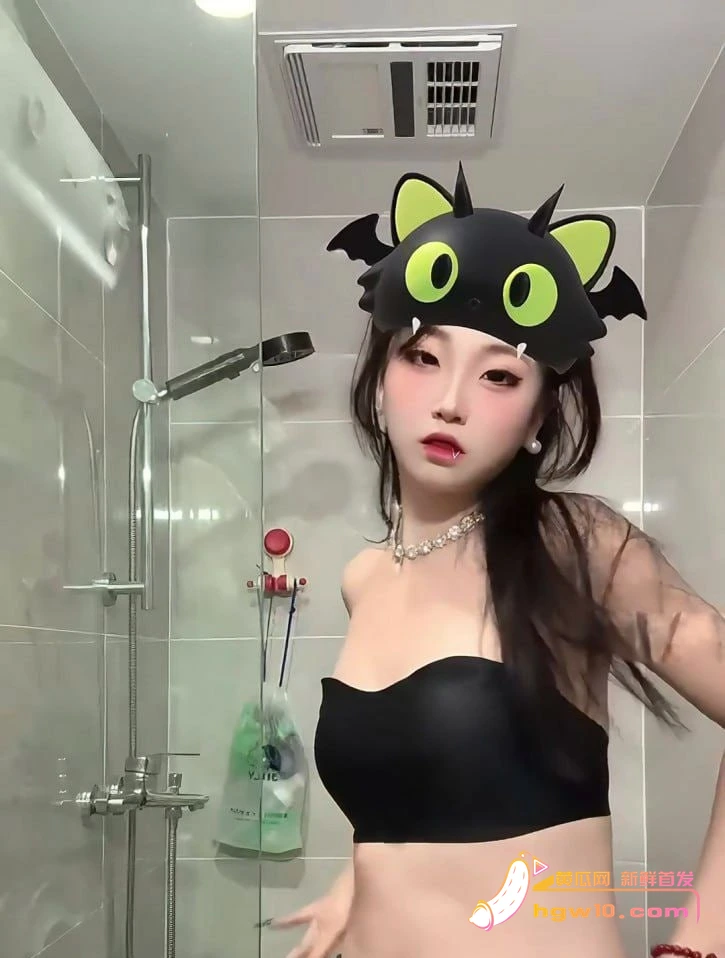 抖音主播妍熙小不点私发金主福利视频遭泄密