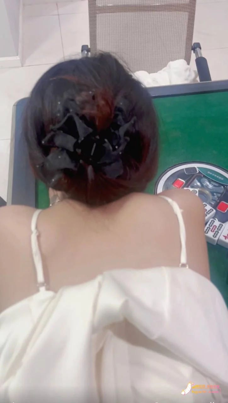 端午午后：熟女人妻的激情肉偿日记