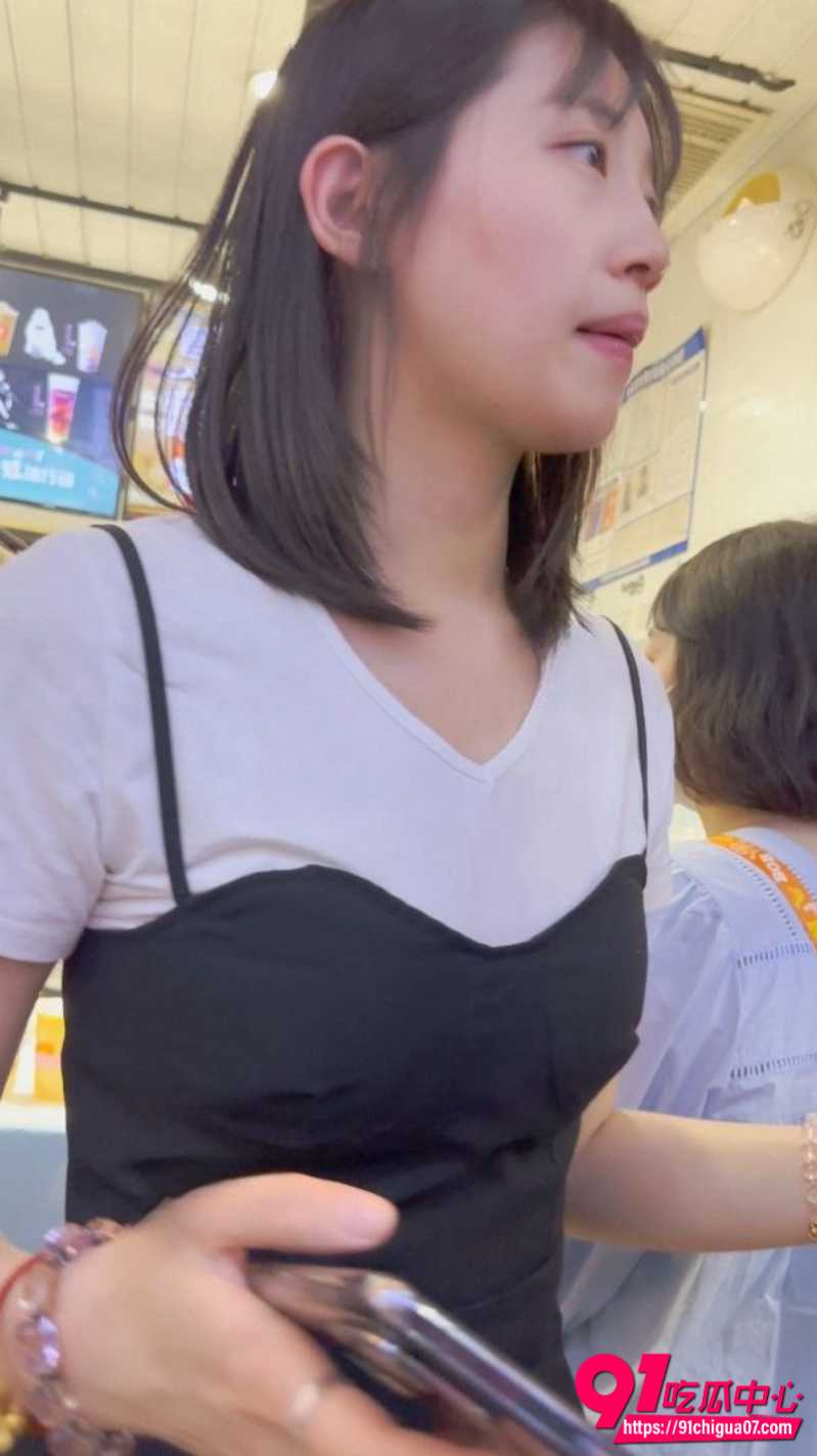 精品抄底偷拍3 精品抄底偷拍3