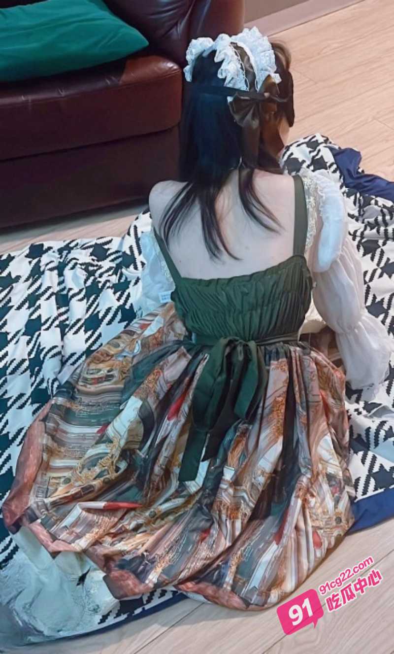 兄妹乱伦之妹妹的洛丽塔诱惑 暴力抽插粉红制服妹妹的粉穴! 配图5