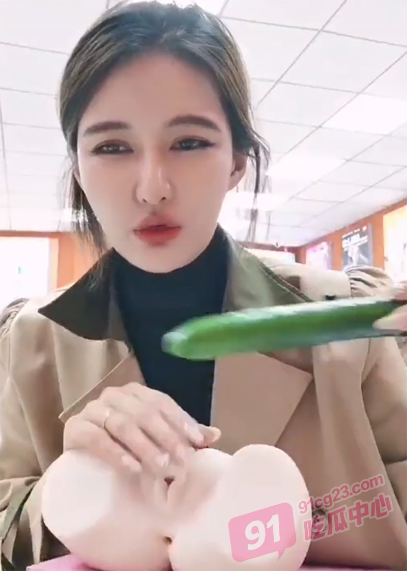 性爱小课堂开课了 现场教学用手扣逼达到高潮 鸡巴小和早泄的瓜友学起来！ 配图