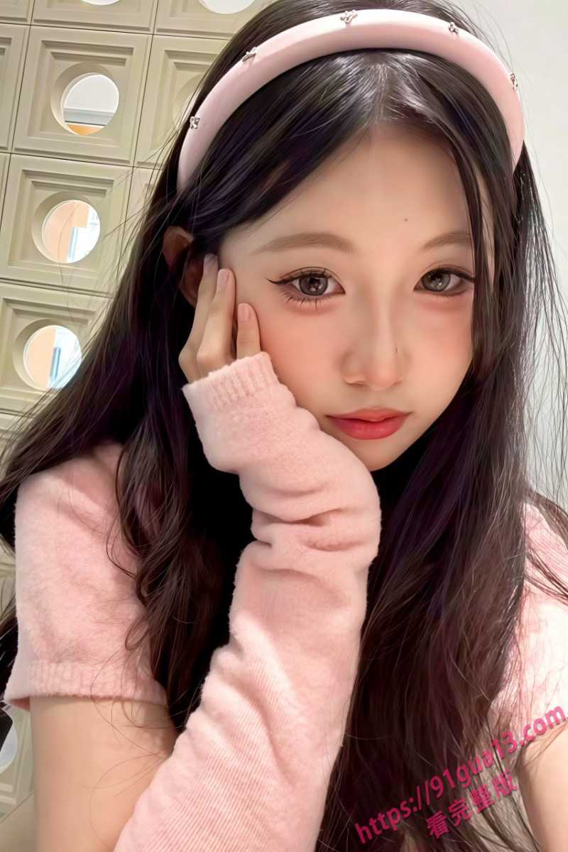 学生妹专区～杭州师范大学王琴私拍泄密 情趣黑丝在氛围灯下诱惑拉满 配图