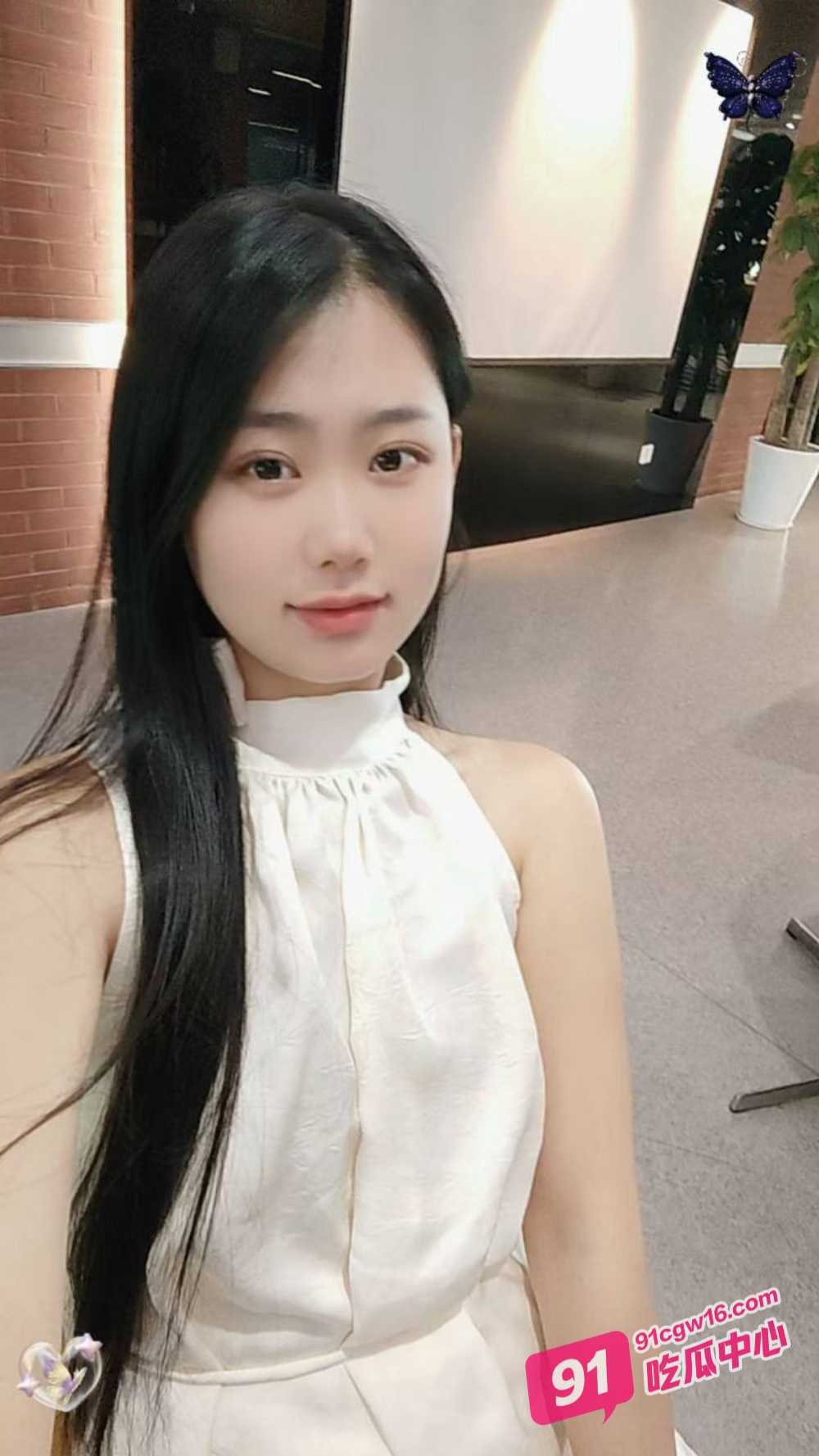 绿帽男带好兄弟轮奸自己老婆 骚母狗极其的渴望野男人的肉棒 配图