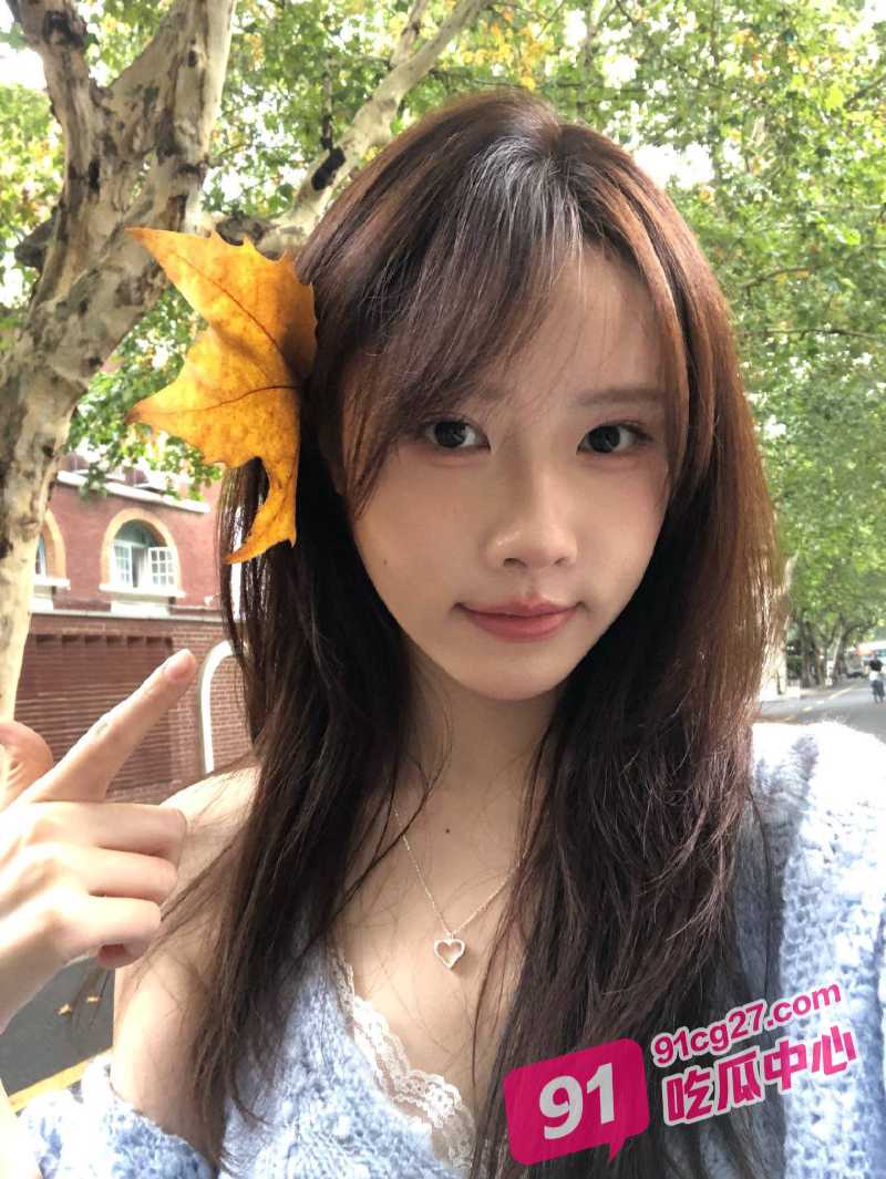东华大学王依依 校园女神被校外丑男PUA 白月光秒变公交车!