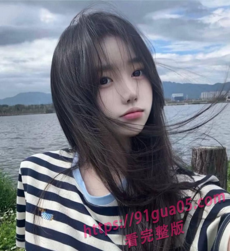 河北传媒学院校花杨依灵被曝光 清纯女神在竟外网疯狂约炮 配图