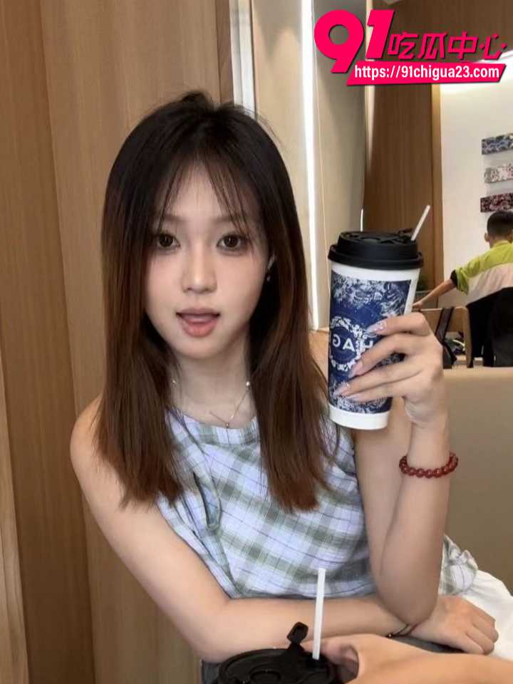 吴思佳从清纯自拍博主变黑桃Q媚黑网红1