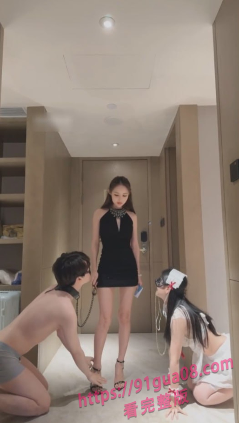 SM重口女王调教性奴 舌浴清洗身体你喜欢吗？ 配图