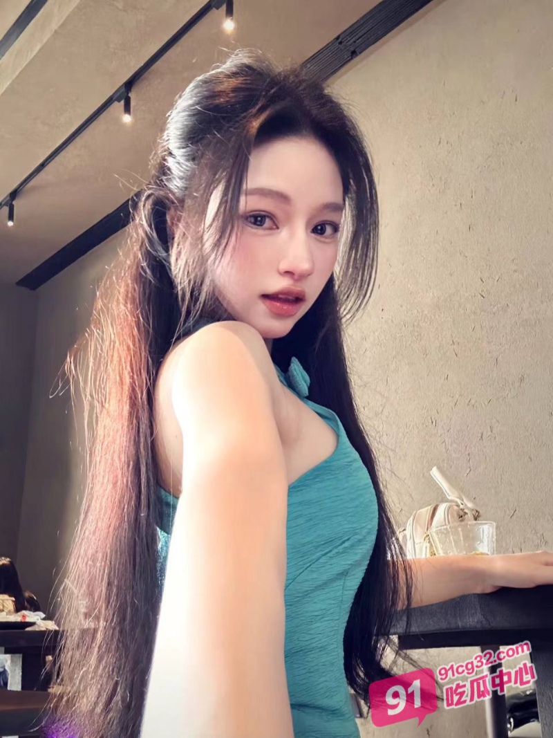 新疆哈萨克少妇阿依曲瓦克偷情多名大屌男 超多和不同男人的做爱视频被曝光! 配图