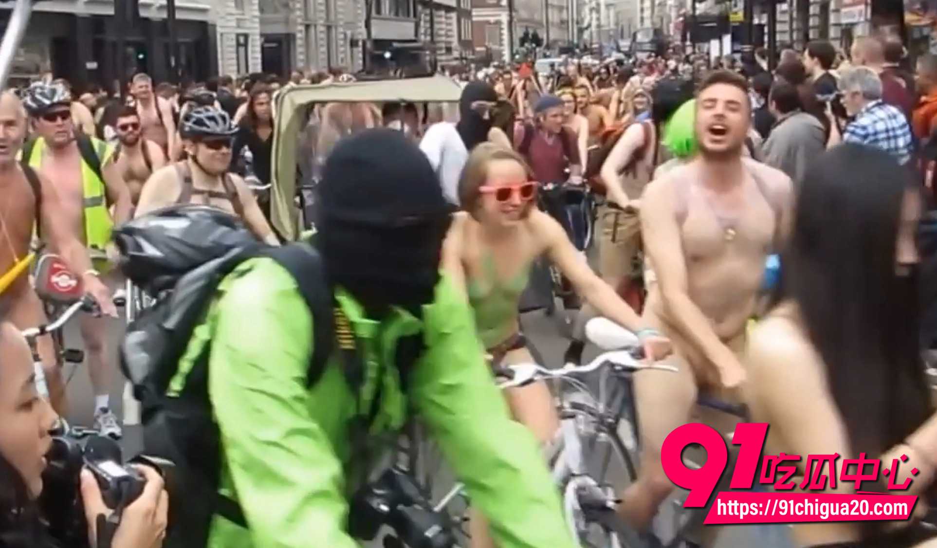 英国伦敦万人裸骑活动视频1 英国伦敦万人裸骑活动视频1