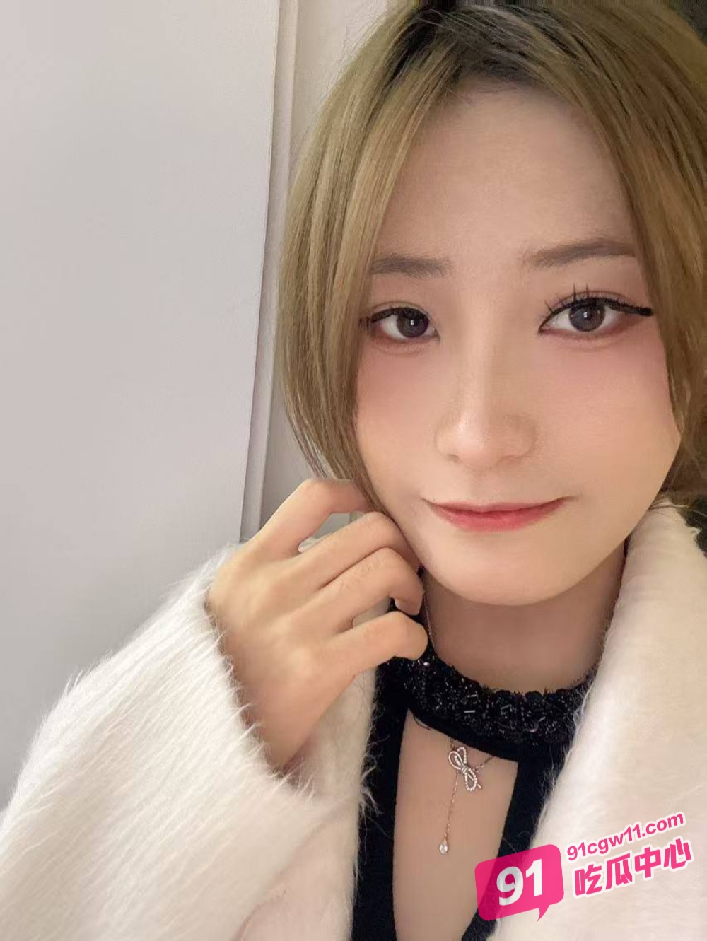轰动全网的柳州莫菁与男友艳照门泄密事件 如此网红怎能不爱？ 配图2