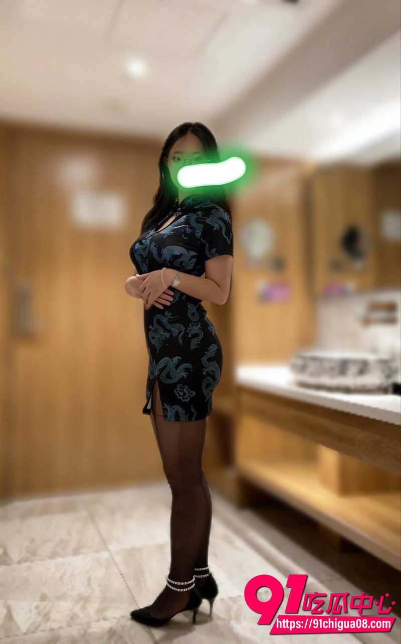1抖音爆乳眼镜婊 2 1抖音爆乳眼镜婊 2