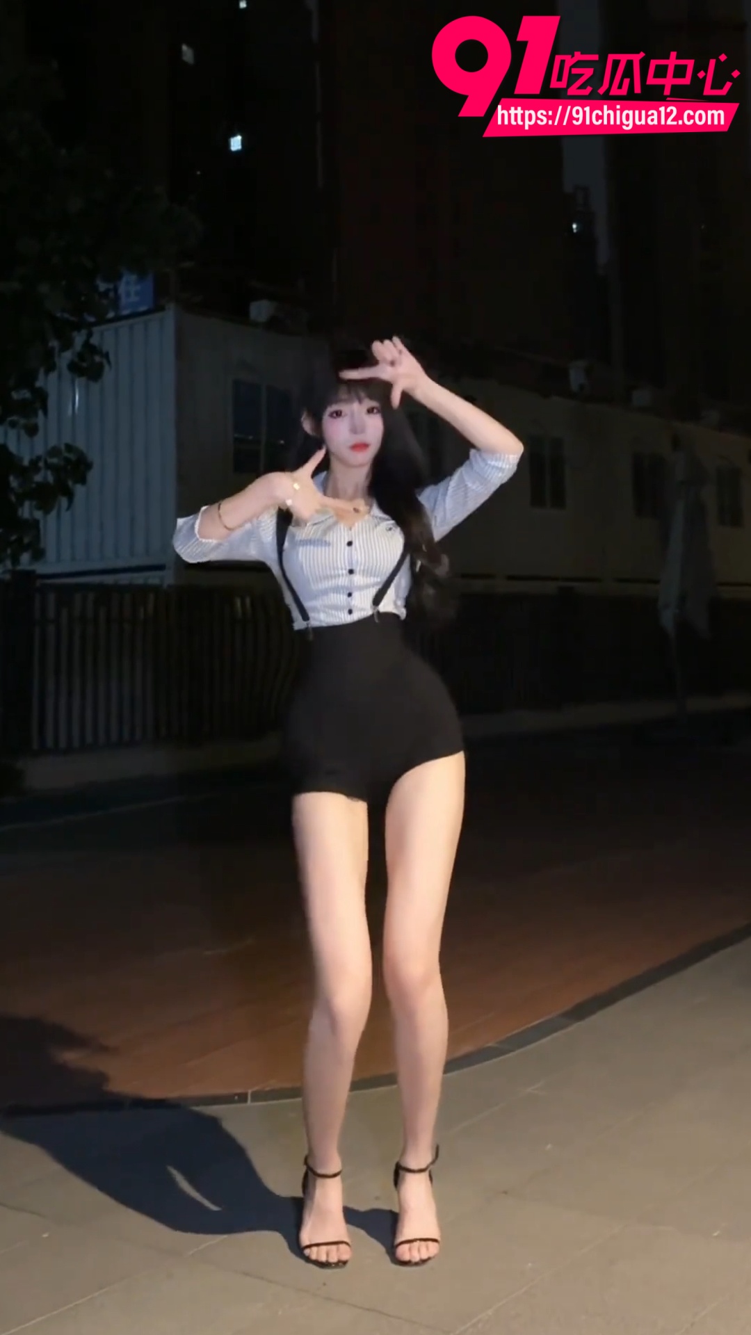 妮老师性感热舞发骚3 妮老师性感热舞发骚3