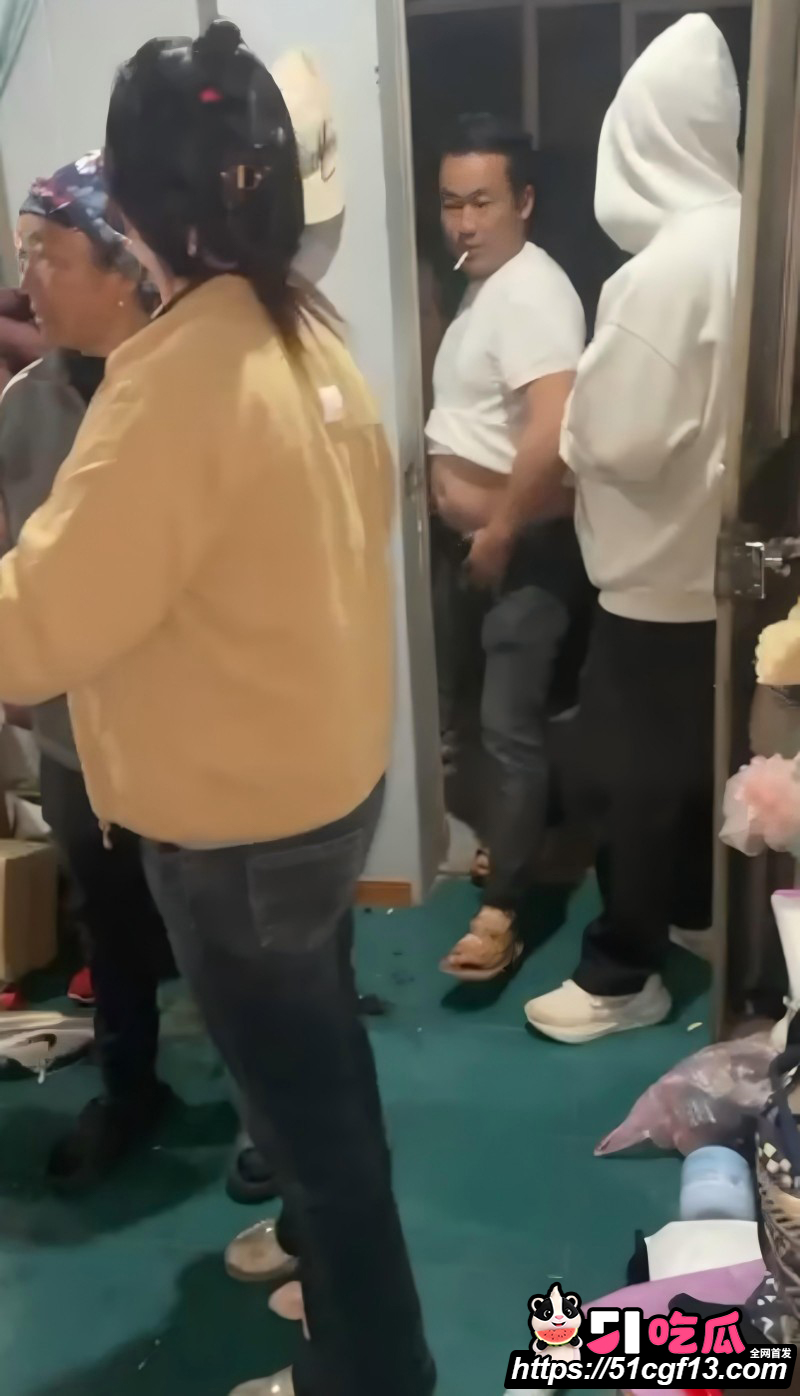 藏族炸裂抓奸现场4 藏族炸裂抓奸现场4