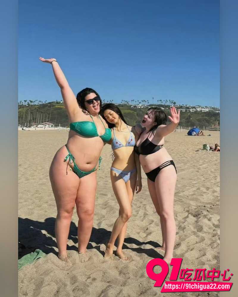 黄多多海边比基尼照 5 黄多多海边比基尼照 5