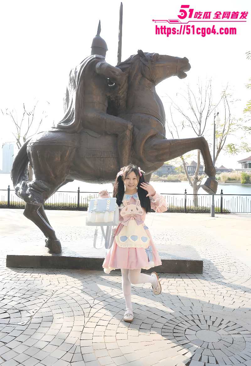 抖音媚黑网红 冰凌紫萱 挑战黑人肉棒 4 抖音媚黑网红 冰凌紫萱 挑战黑人肉棒 4