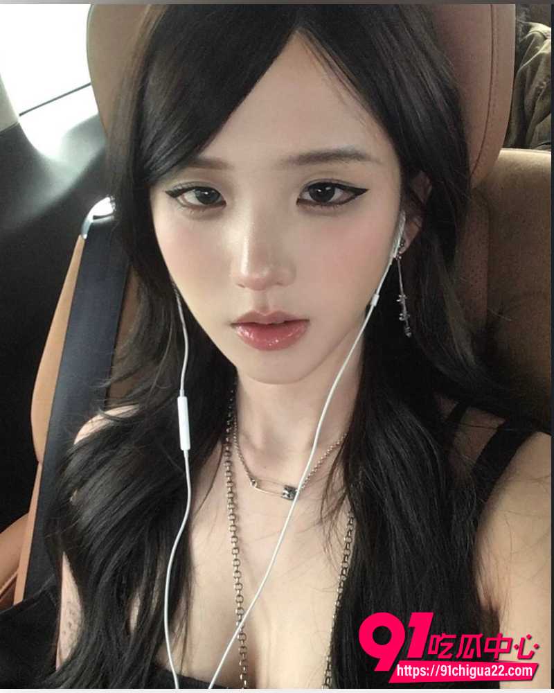 井川里予海外晒吸烟照 2