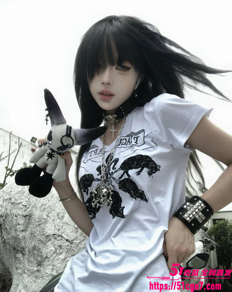 广东08年机车妹白雅茹无缝衔接6名男生 3 广东08年机车妹白雅茹无缝衔接6名男生 3