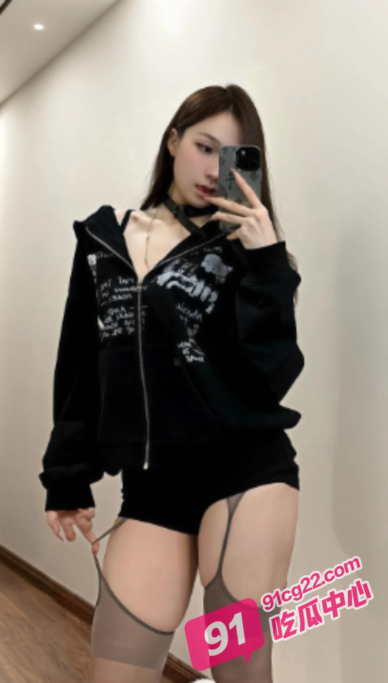 “不要啊 被你操喷了”性瘾人妻激情啪啪 三视角记录被多次操到喷射！