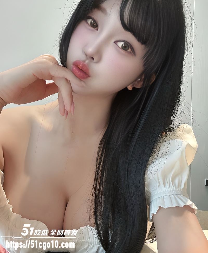 高颜值网红脸的妹妹对着镜头猛猛自慰扣穴2 高颜值网红脸的妹妹对着镜头猛猛自慰扣穴2
