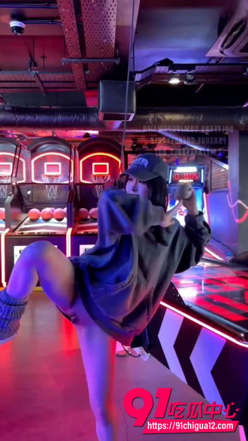 推特露出女王噗噗3 推特露出女王噗噗3