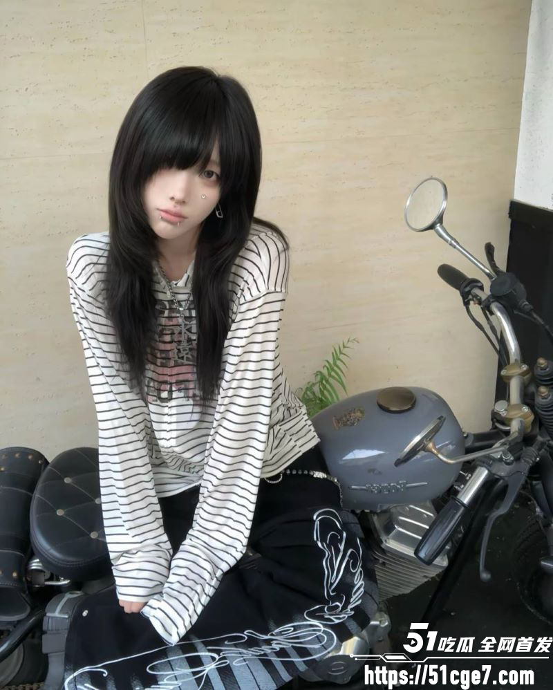 广东08年机车妹白雅茹无缝衔接6名男生 5 广东08年机车妹白雅茹无缝衔接6名男生 5