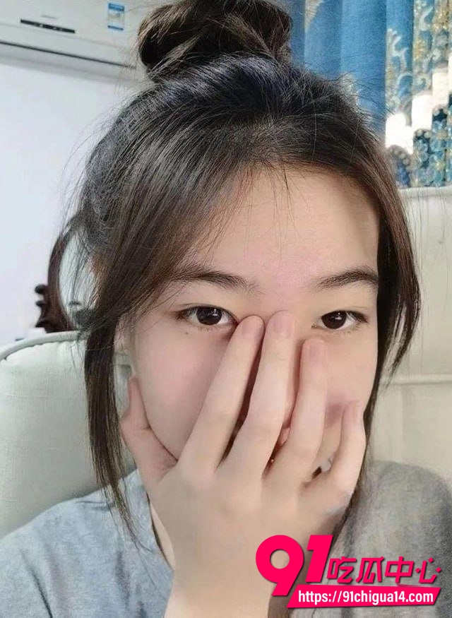 南京大学拜金女陈芳慧网调视频流出 校园白莲花跪地求操！