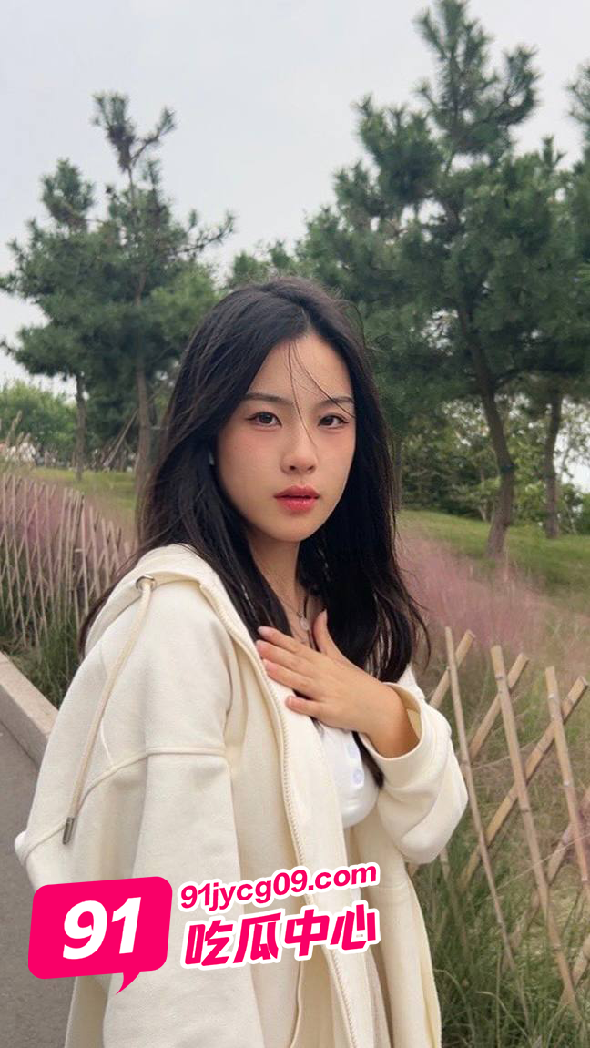 学生妹李希人前女神人后胯下母狗 床上卖力就是她的筹码!
