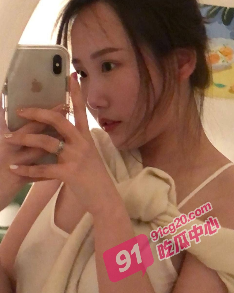 新婚少妇独守空房 老公头顶一片绿生活幸福又安谧！