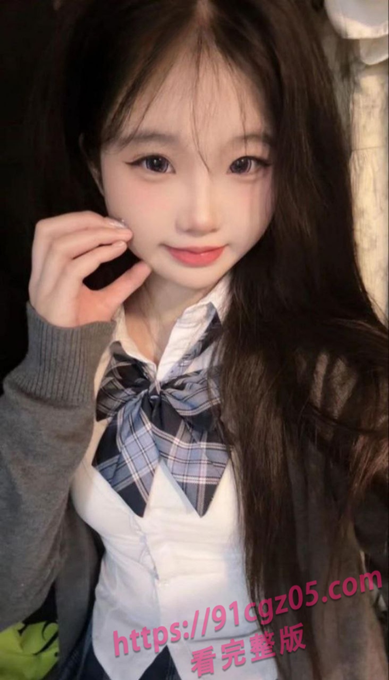 江西华东交大萌妹唐沁茹恋上体育生 酒店私会表现惊艳众人!
